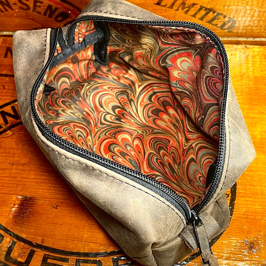 Crazy Horse Dopp. Bag with Cotton Lining